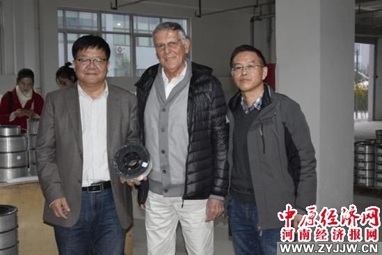 諾貝爾化學(xué)獎(jiǎng)獲得者丹·謝赫特曼院士到訪焦作